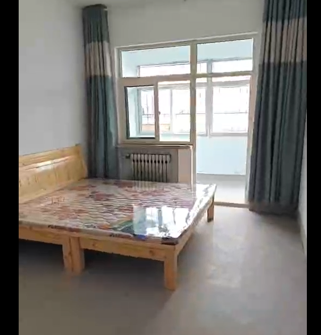 银湖小区(二村)6楼带地下室出租