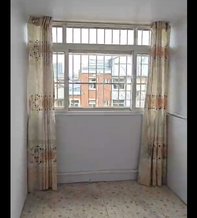 银湖小区(二村)6楼带地下室出租